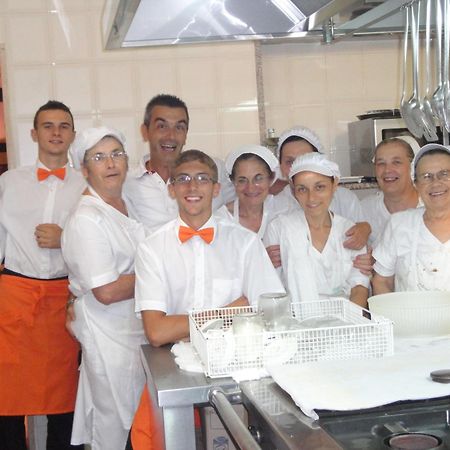 Hotel Sileoni مارينا دي سيسينا المظهر الخارجي الصورة